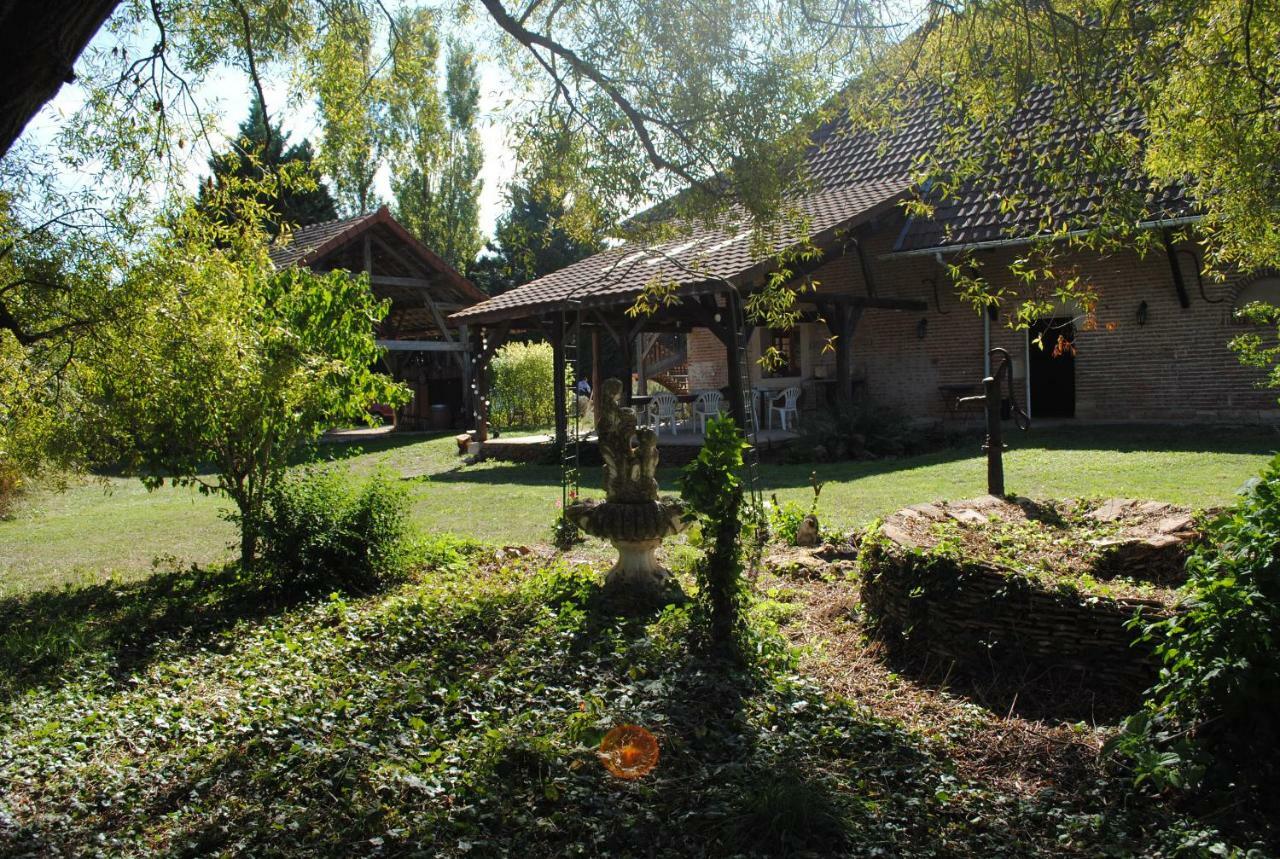Gite Evidence Varennes-sur-le-Doubs ภายนอก รูปภาพ